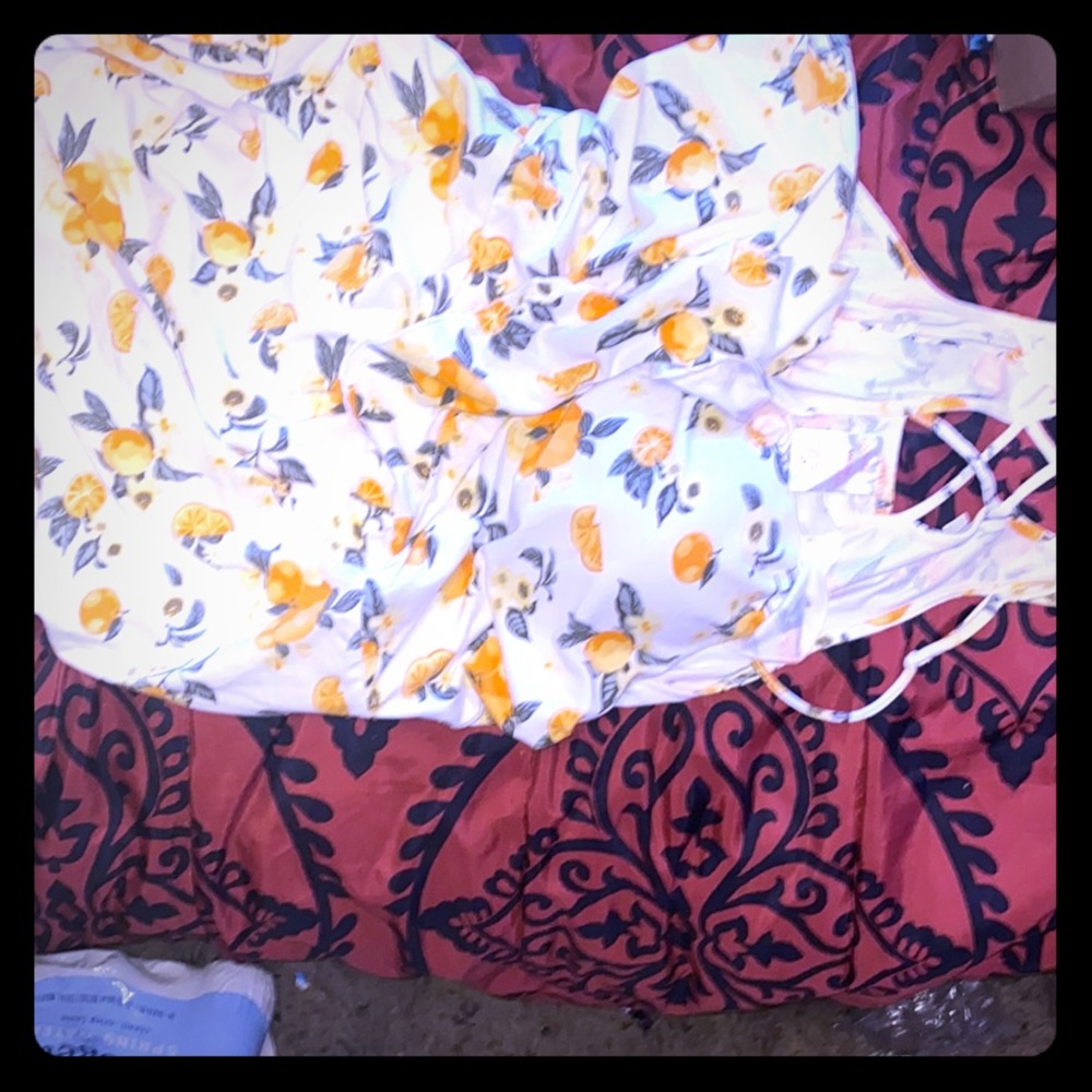 XXL cute dress w fruits on it